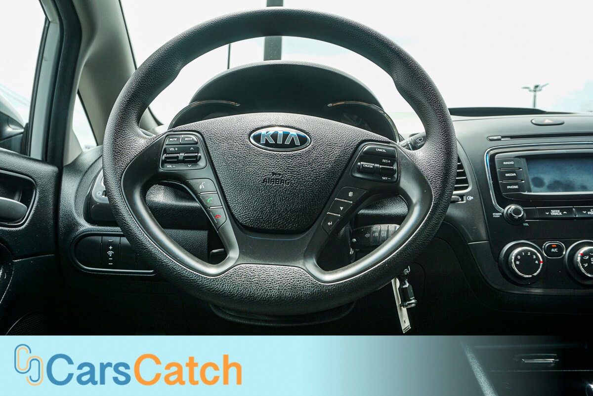 CARSCATCH - Used vehicle - SEDAN KIA FORTE 2017