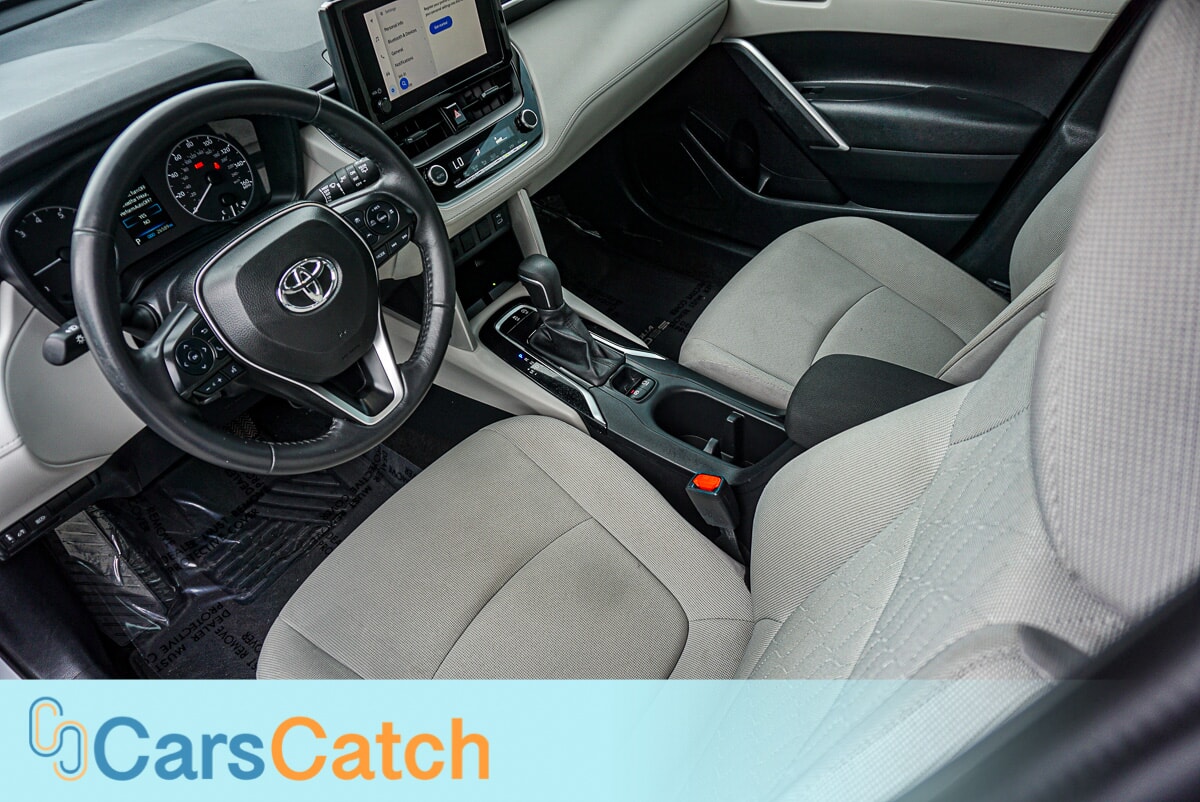 CARSCATCH - Used vehicle - SUV TOYOTA COROLLA CROSS 2024