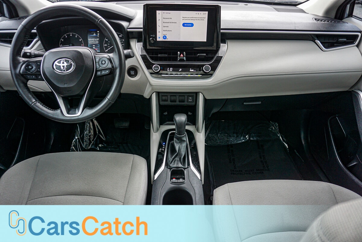 CARSCATCH - Used vehicle - SUV TOYOTA COROLLA CROSS 2024
