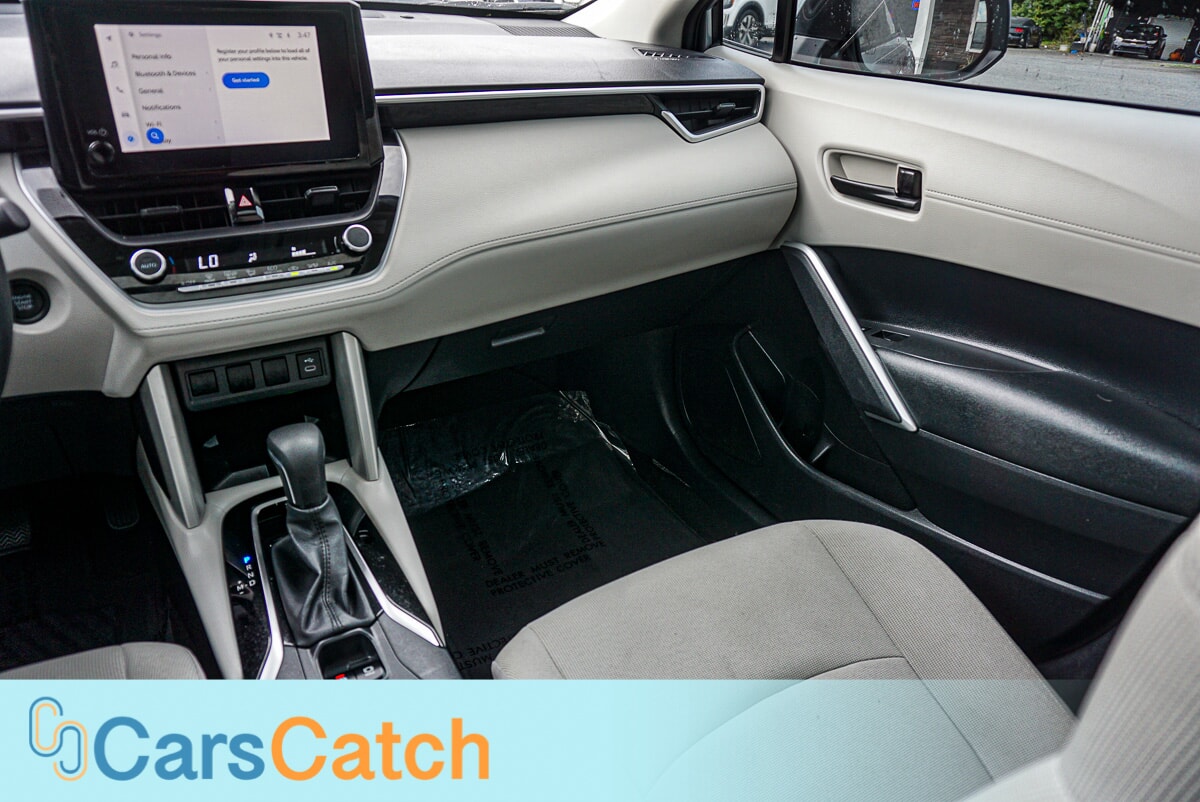 CARSCATCH - Used vehicle - SUV TOYOTA COROLLA CROSS 2024