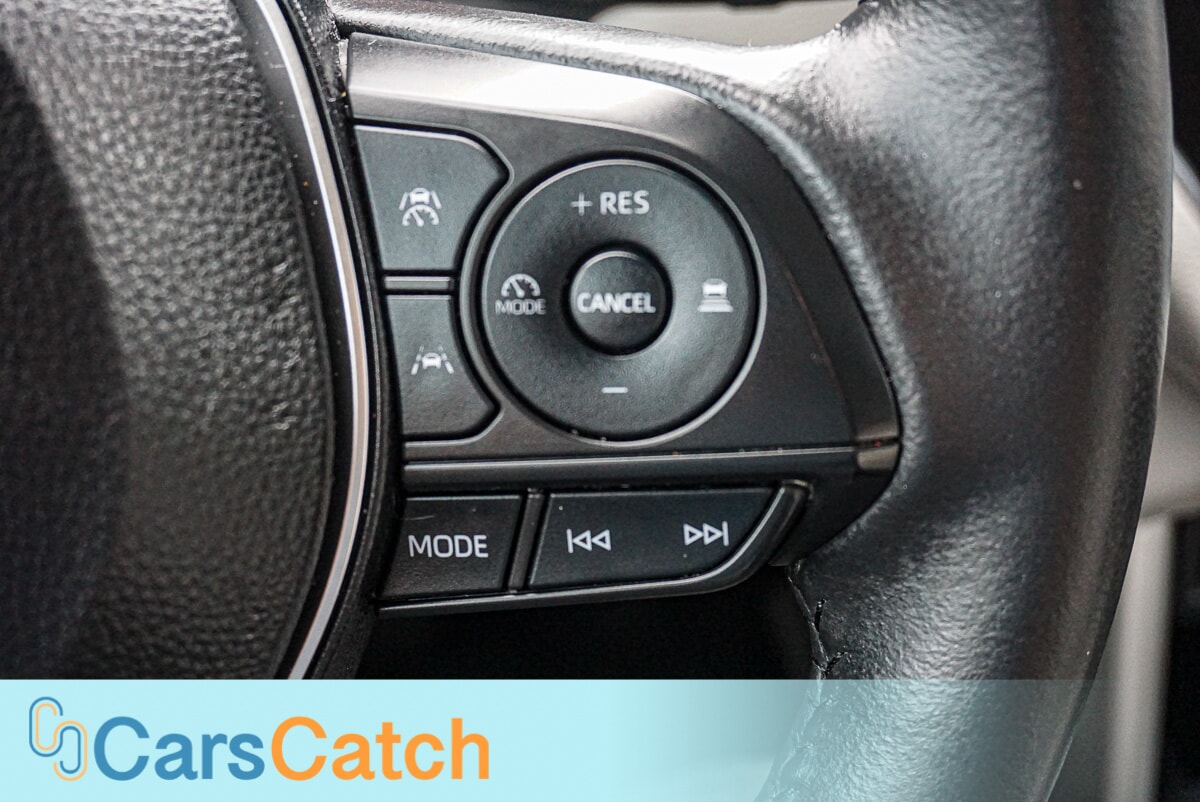 CARSCATCH - Used vehicle - SUV TOYOTA COROLLA CROSS 2024