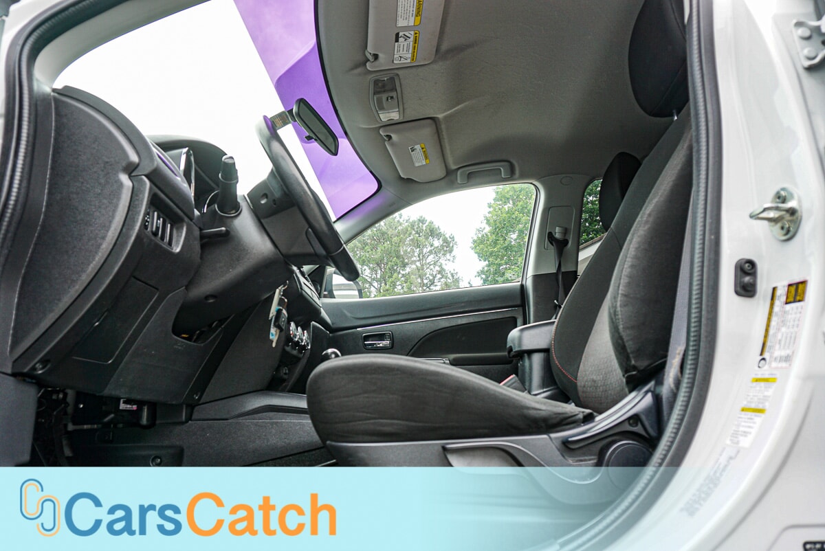 CARSCATCH - Used vehicle - SUV MITSUBISHI OUTLANDER SPORT 2017