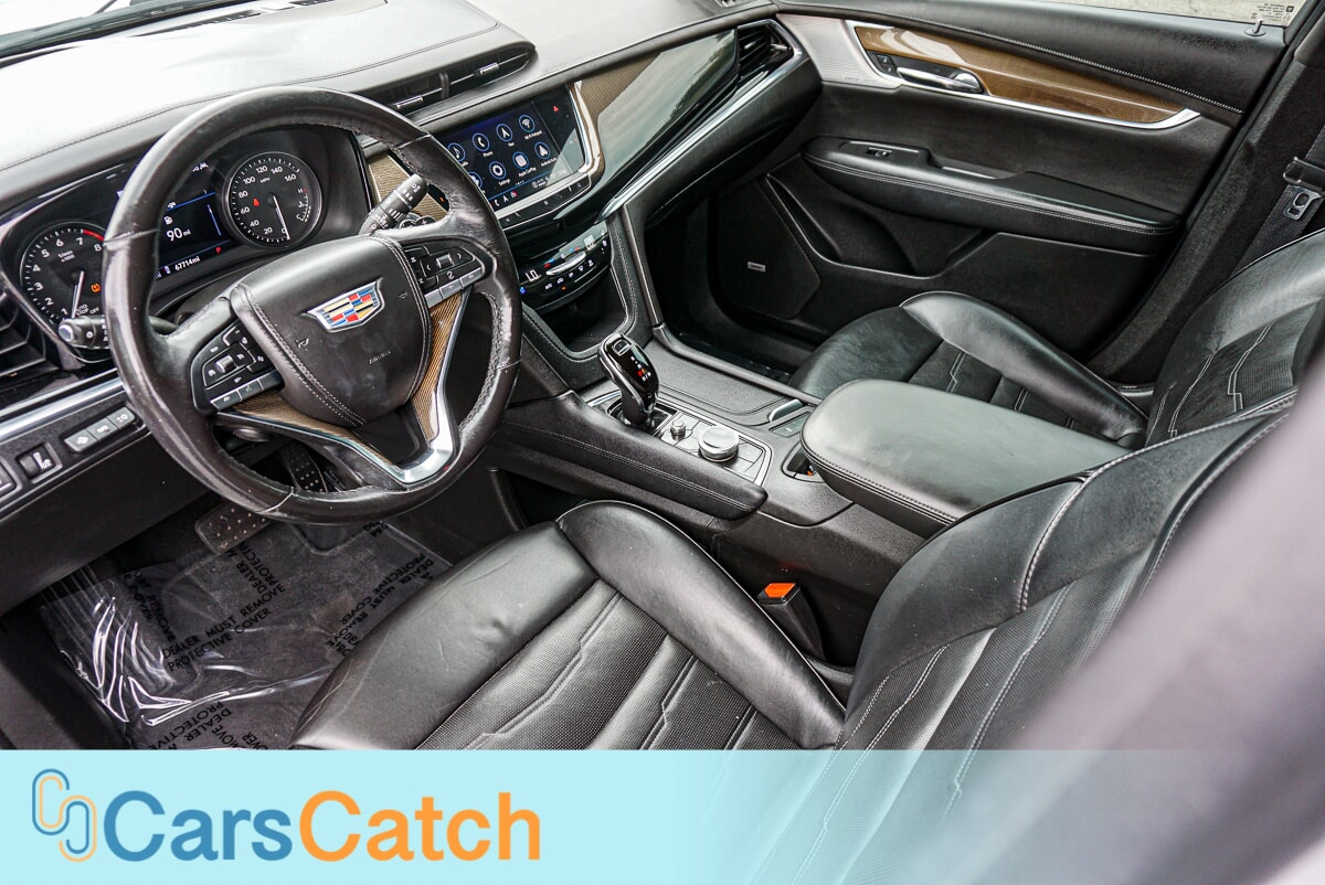 CARSCATCH - Used vehicle - SUV CADILLAC XT6 2021