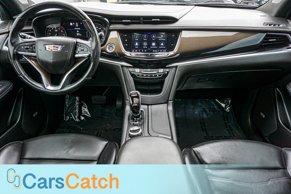 CARSCATCH - Used vehicle - SUV CADILLAC XT6 2021