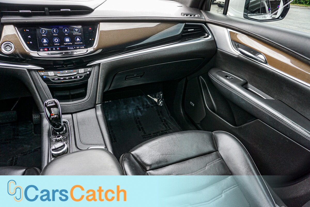 CARSCATCH - Used vehicle - SUV CADILLAC XT6 2021
