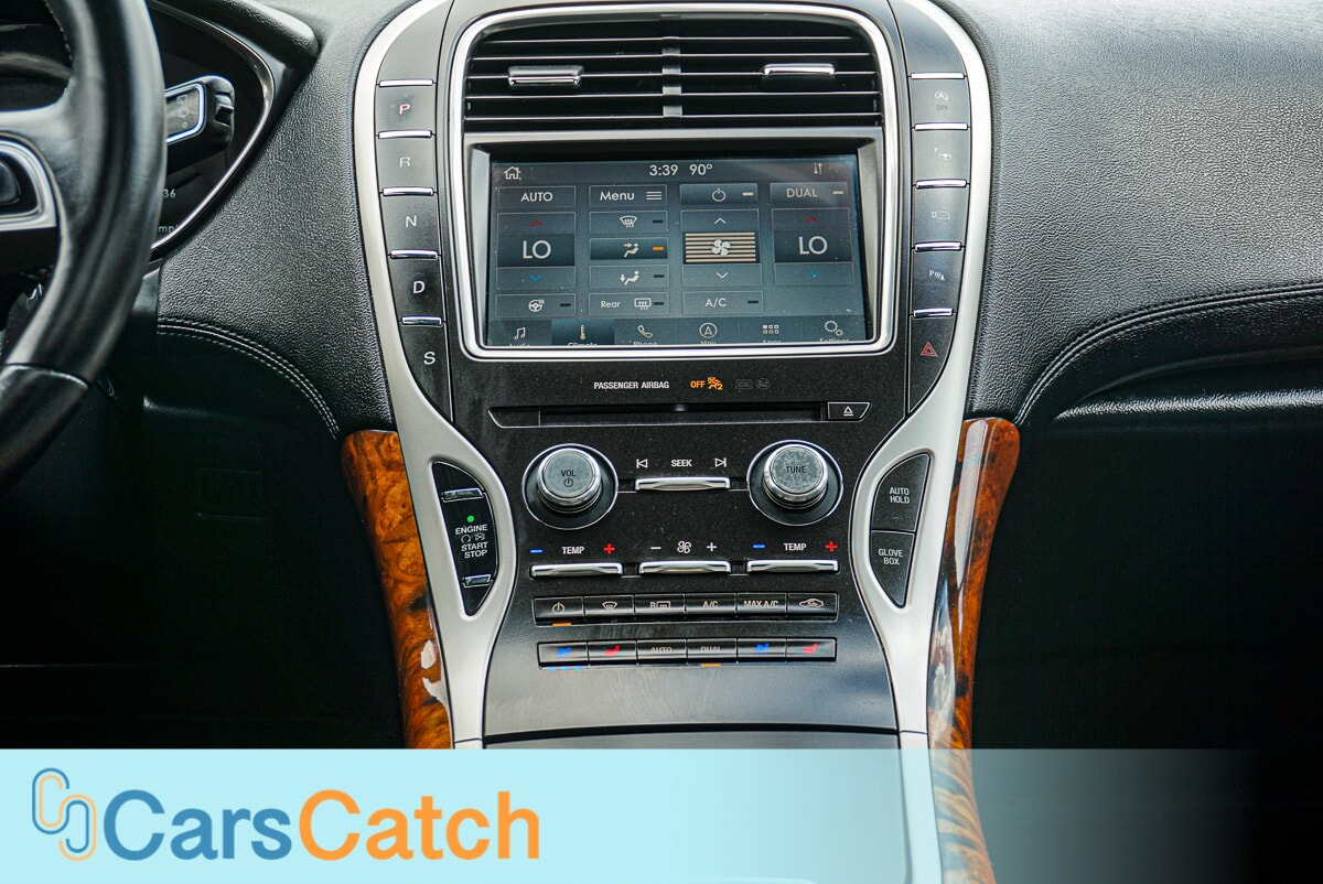CARSCATCH - Used vehicle - SUV LINCOLN NAUTILUS 2019