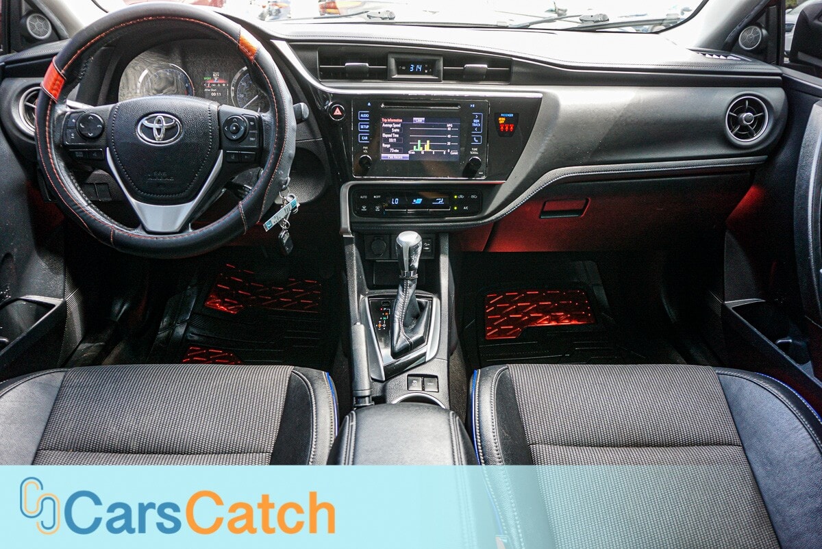 CARSCATCH - Used vehicle - SEDAN TOYOTA COROLLA 2019