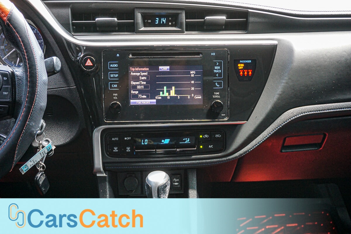 CARSCATCH - Used vehicle - SEDAN TOYOTA COROLLA 2019
