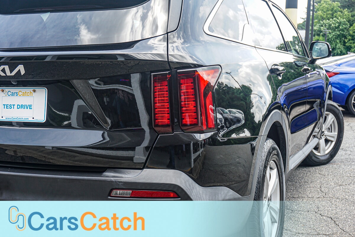 CARSCATCH - Used vehicle - SUV KIA SORENTO 2023
