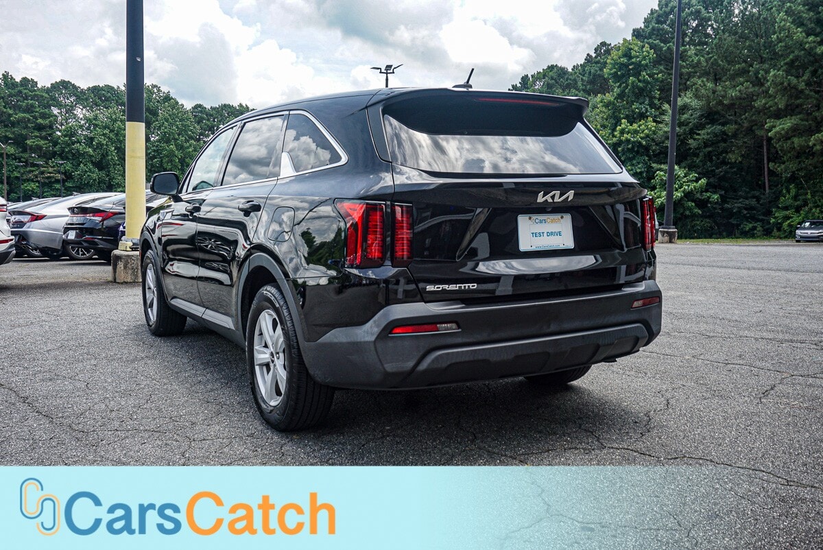 CARSCATCH - Used vehicle - SUV KIA SORENTO 2023