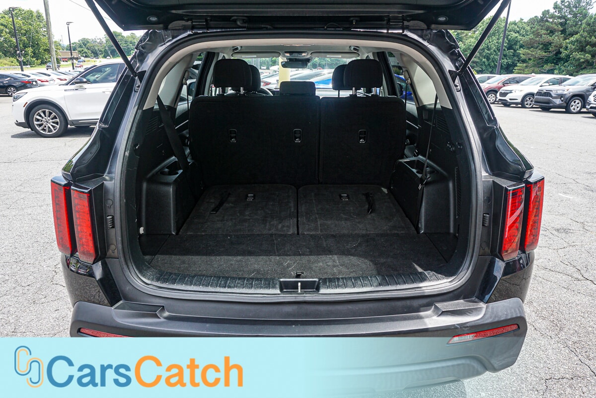 CARSCATCH - Used vehicle - SUV KIA SORENTO 2023