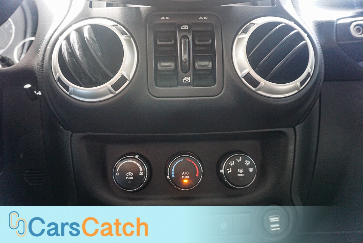 CARSCATCH - Used vehicle - SUV JEEP WRANGLER JK UNLIMITED 2018