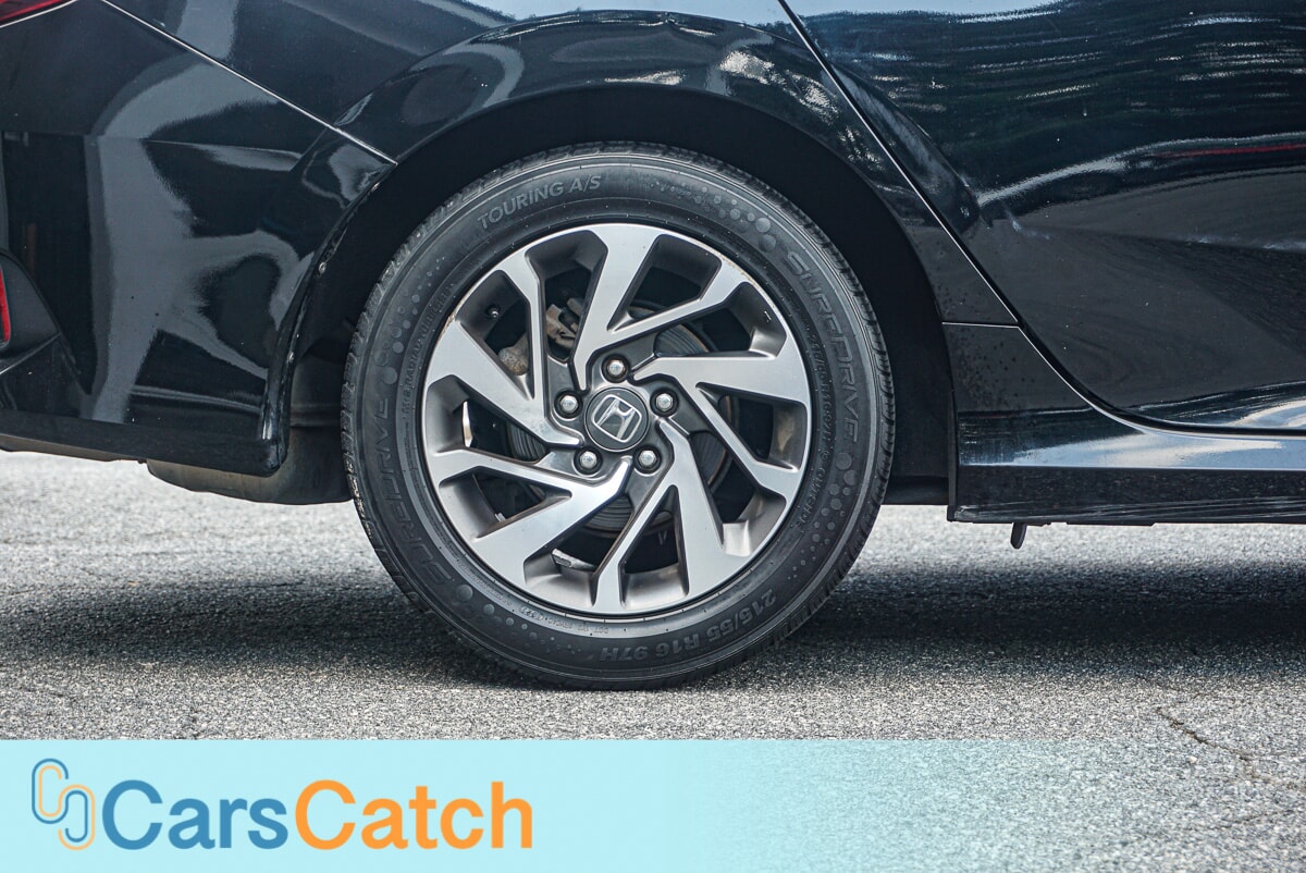 CARSCATCH - Used vehicle - SEDAN HONDA CIVIC 2018