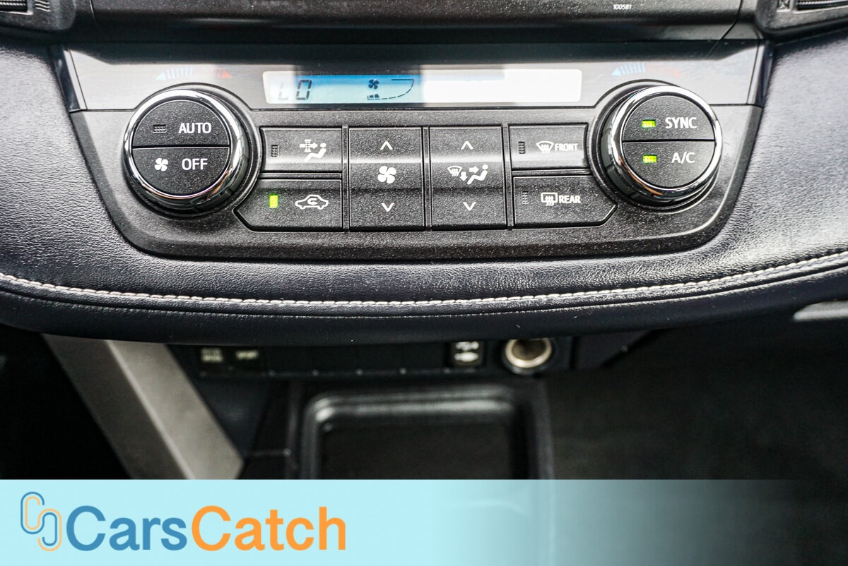 CARSCATCH - Used vehicle - SUV TOYOTA RAV4 2018