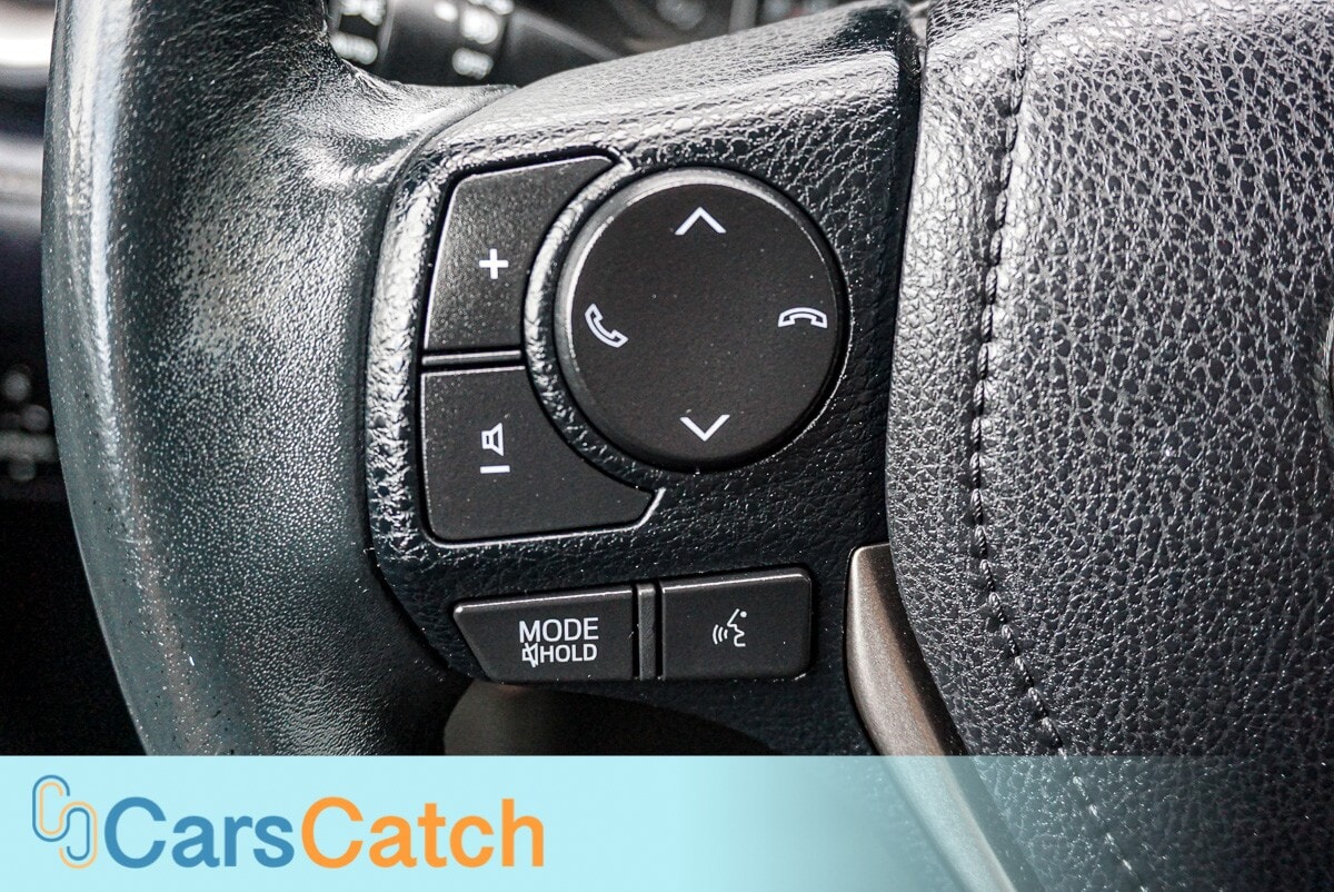 CARSCATCH - Used vehicle - SUV TOYOTA RAV4 2018
