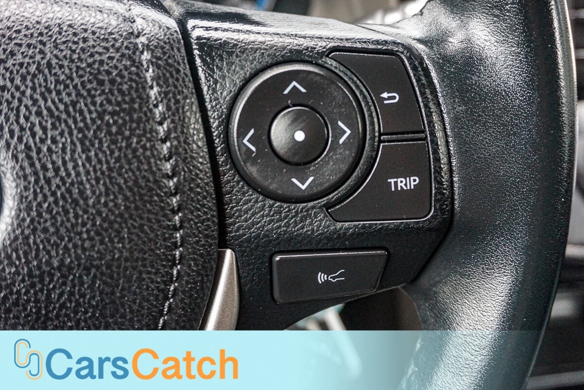 CARSCATCH - Used vehicle - SUV TOYOTA RAV4 2018