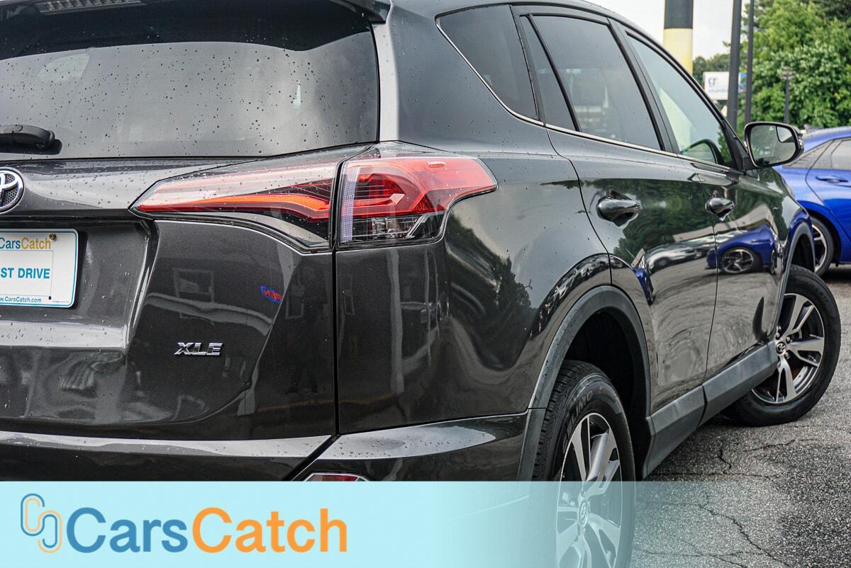 CARSCATCH - Used vehicle - SUV TOYOTA RAV4 2018