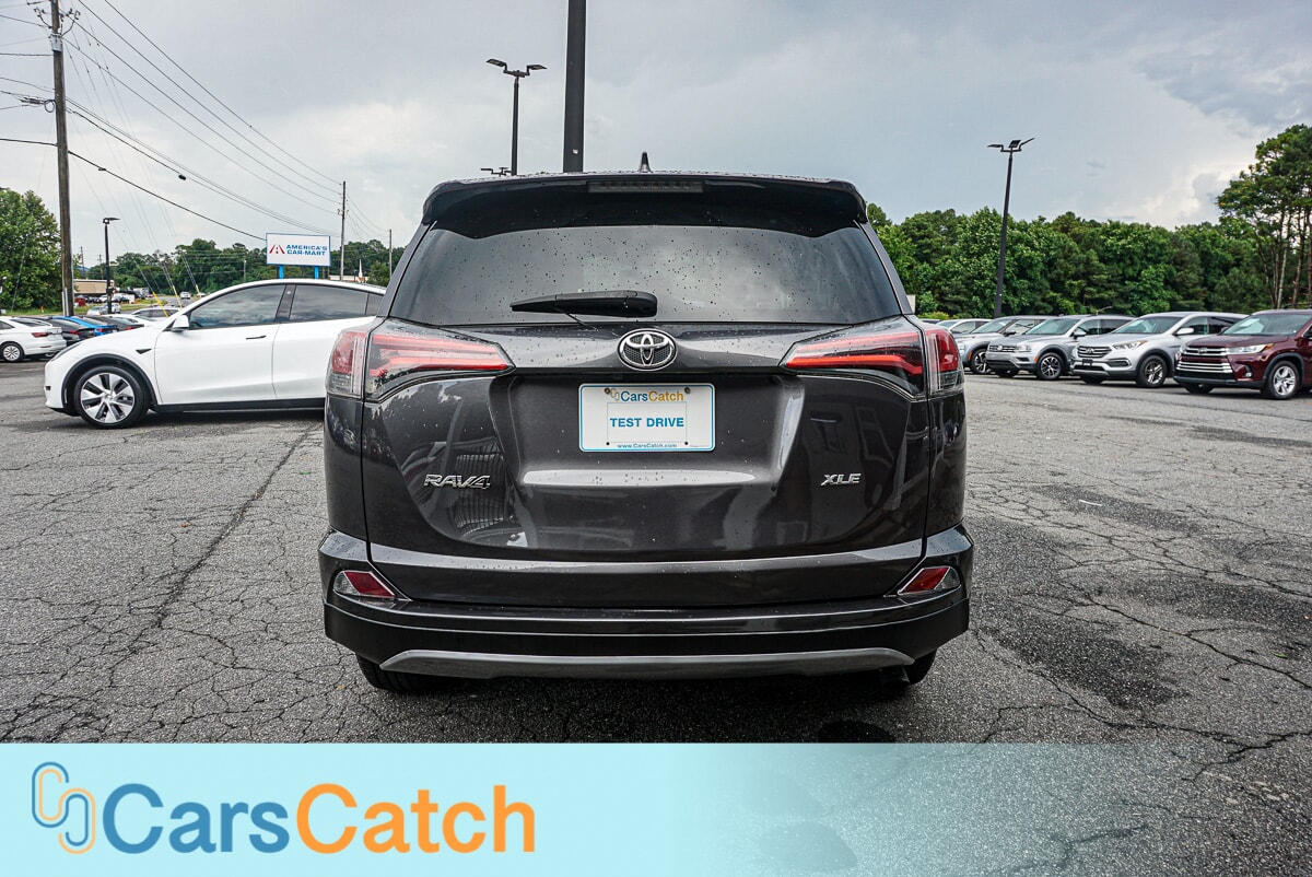 CARSCATCH - Used vehicle - SUV TOYOTA RAV4 2018
