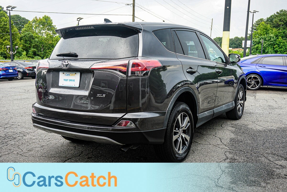 CARSCATCH - Used vehicle - SUV TOYOTA RAV4 2018