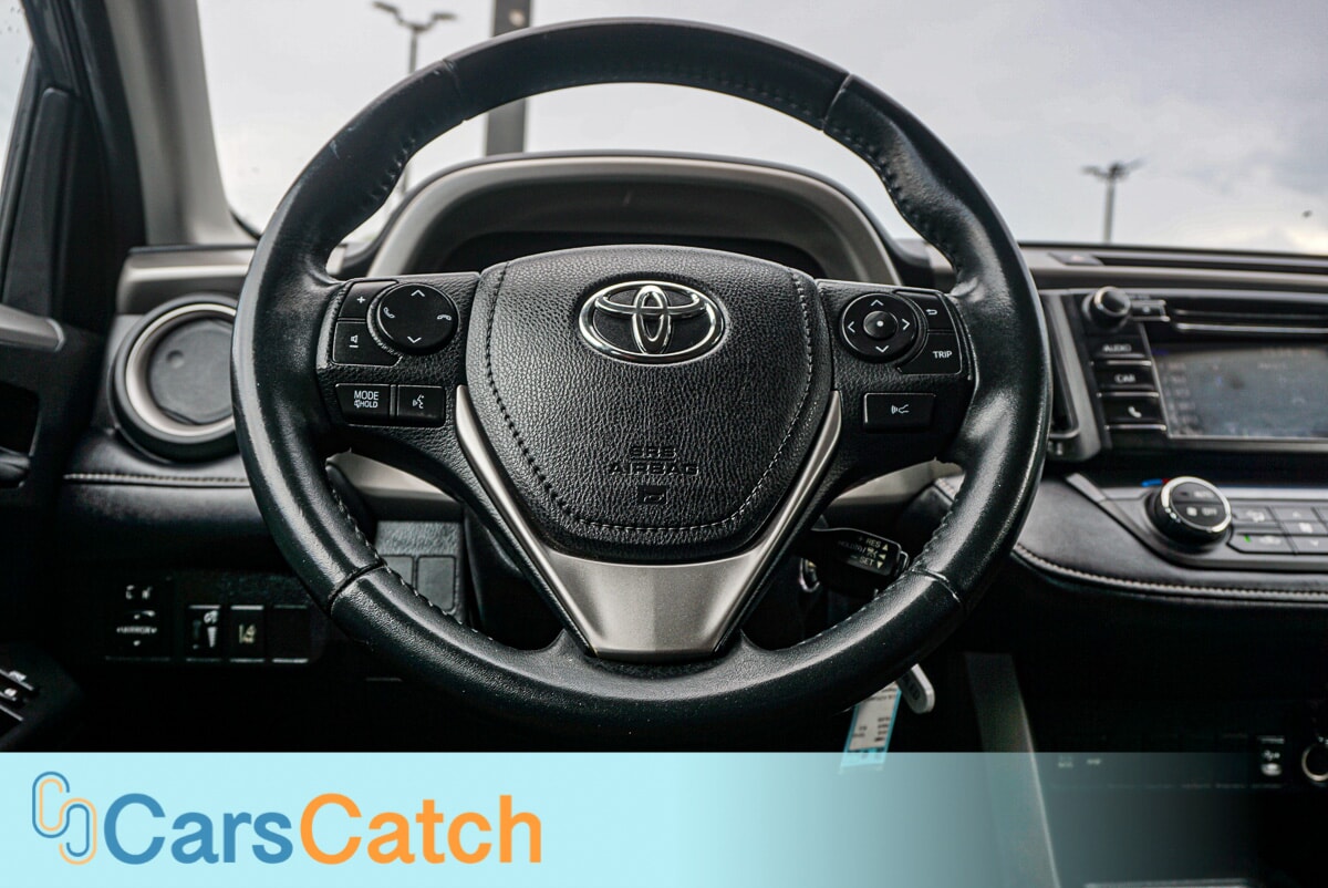 CARSCATCH - Used vehicle - SUV TOYOTA RAV4 2018