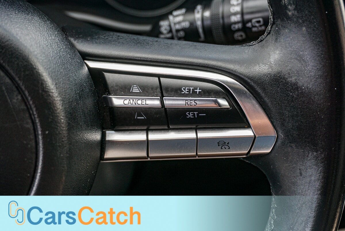 CARSCATCH - Used vehicle - SEDAN MAZDA MAZDA3 HATCHBACK 2019