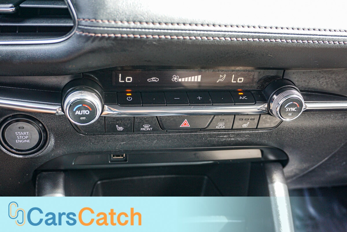 CARSCATCH - Used vehicle - SEDAN MAZDA MAZDA3 HATCHBACK 2019