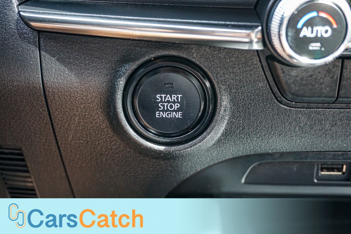 CARSCATCH - Used vehicle - SEDAN MAZDA MAZDA3 HATCHBACK 2019