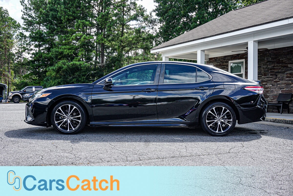 CARSCATCH - Used vehicle - SEDAN TOYOTA CAMRY 2018