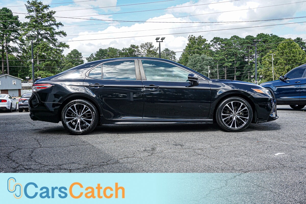 CARSCATCH - Used vehicle - SEDAN TOYOTA CAMRY 2018