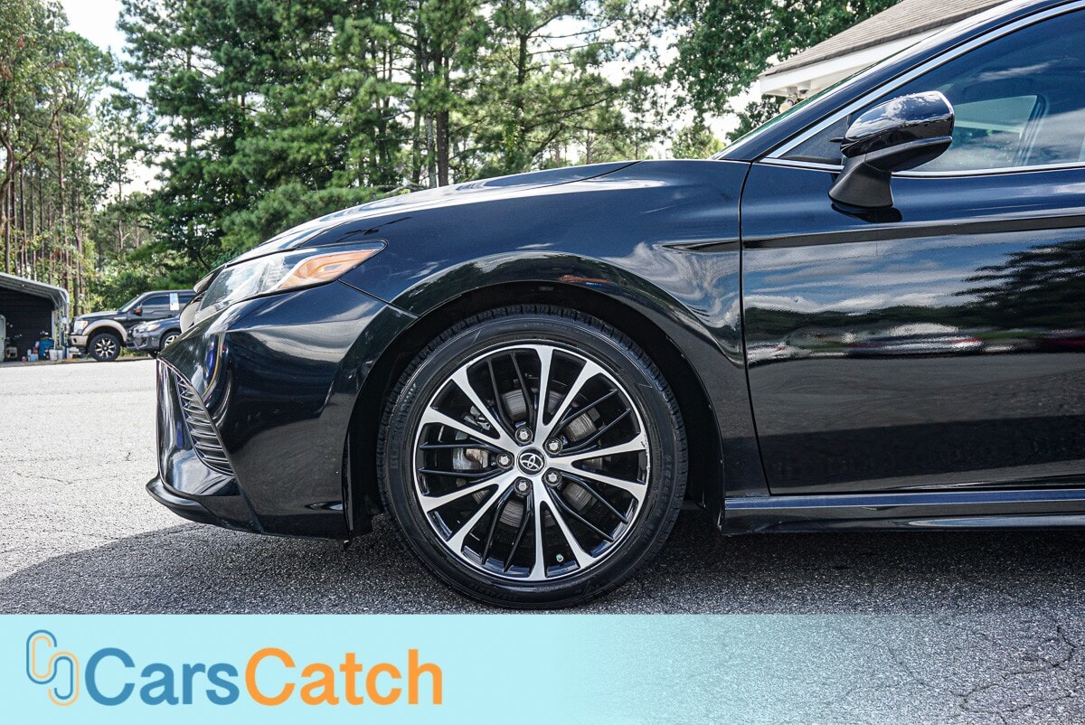 CARSCATCH - Used vehicle - SEDAN TOYOTA CAMRY 2018