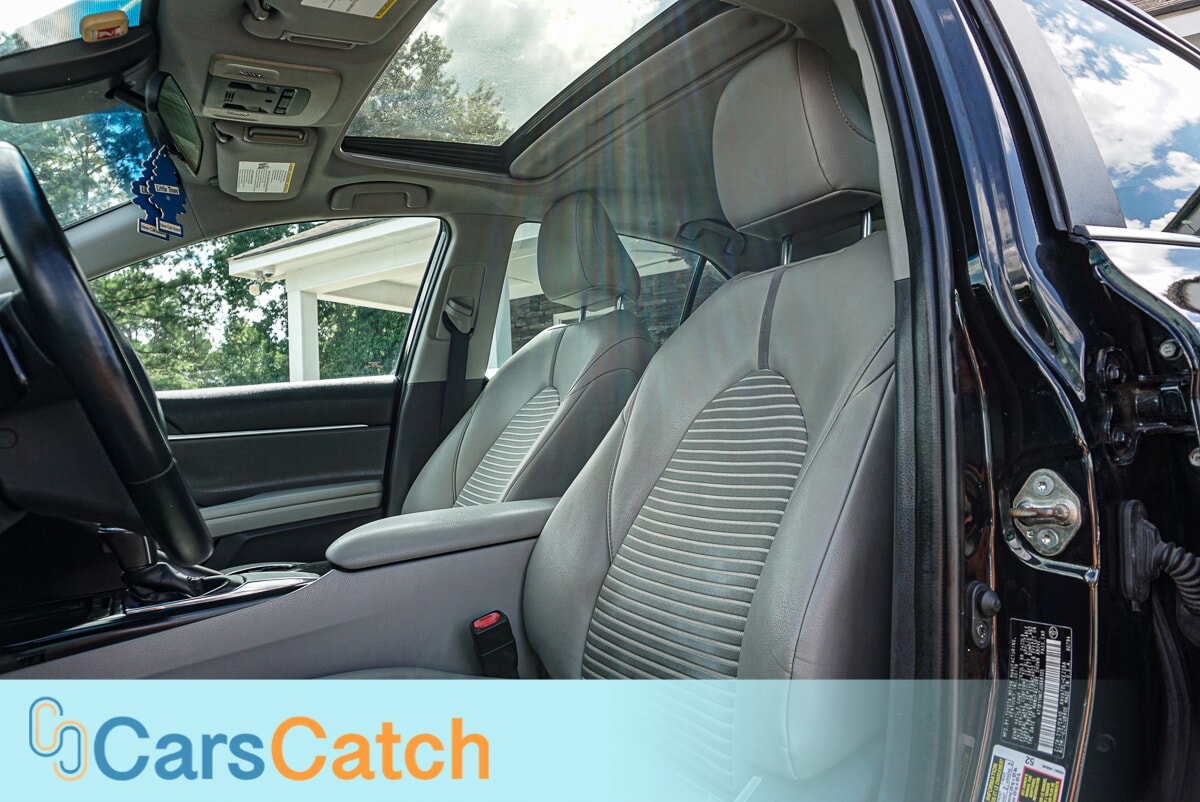 CARSCATCH - Used vehicle - SEDAN TOYOTA CAMRY 2018