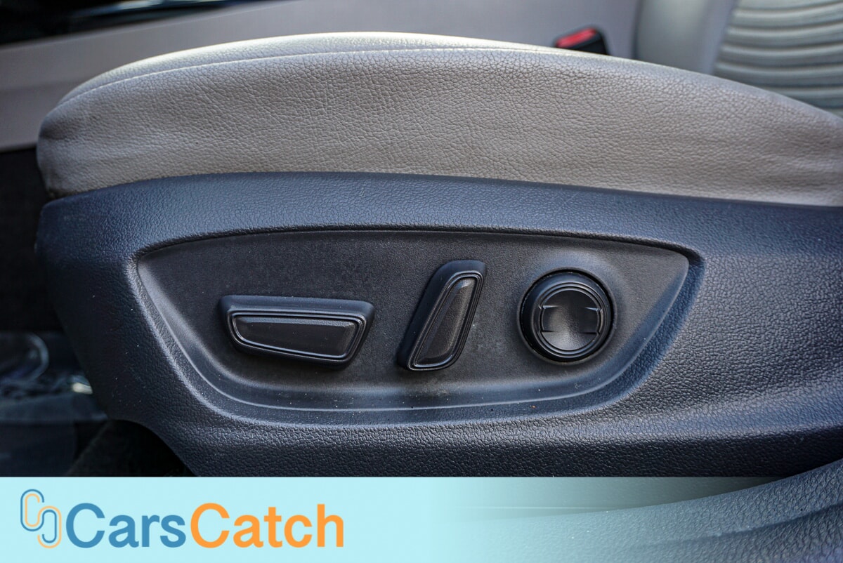 CARSCATCH - Used vehicle - SEDAN TOYOTA CAMRY 2018