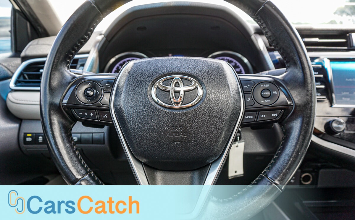 CARSCATCH - Used vehicle - SEDAN TOYOTA CAMRY 2018
