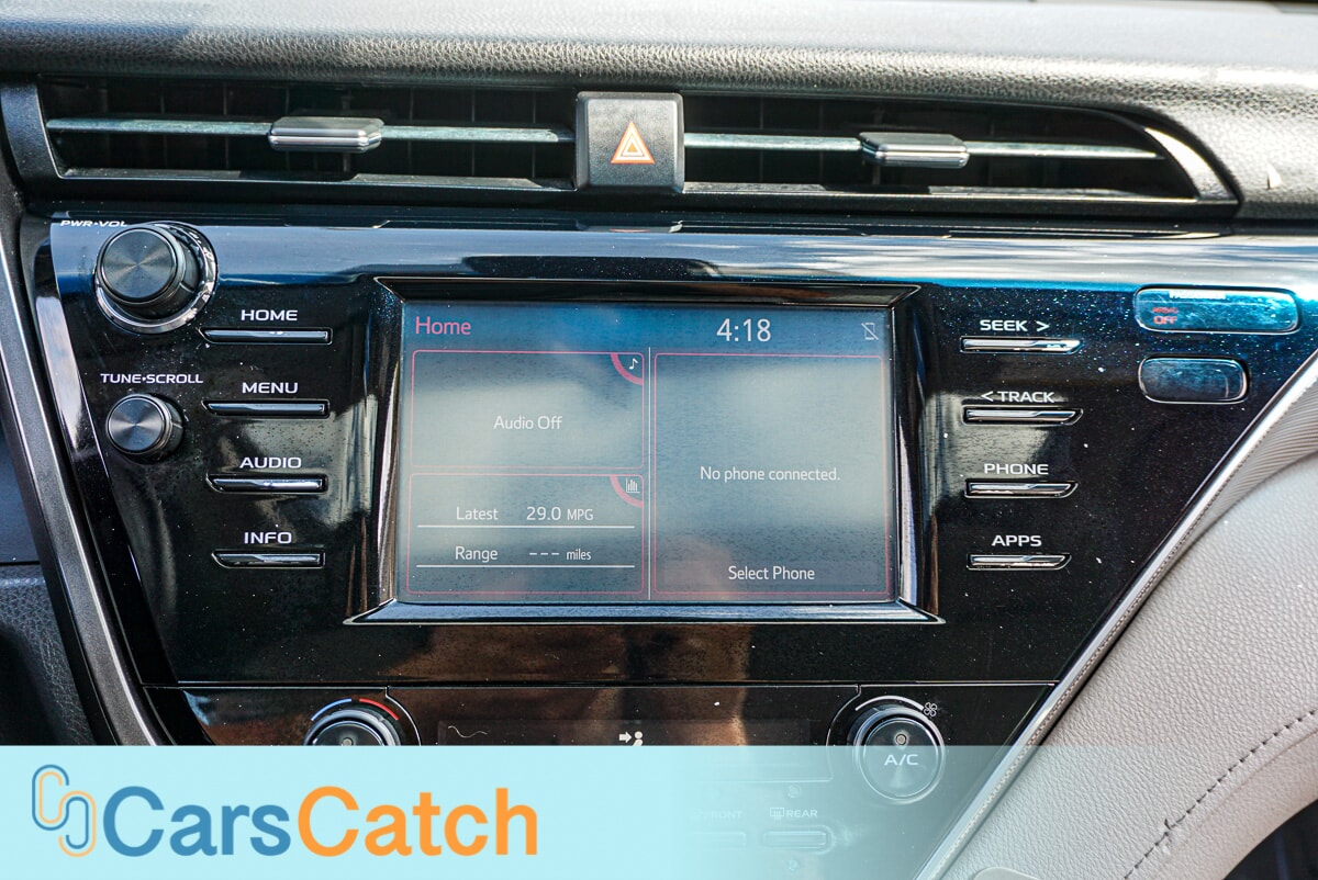 CARSCATCH - Used vehicle - SEDAN TOYOTA CAMRY 2018