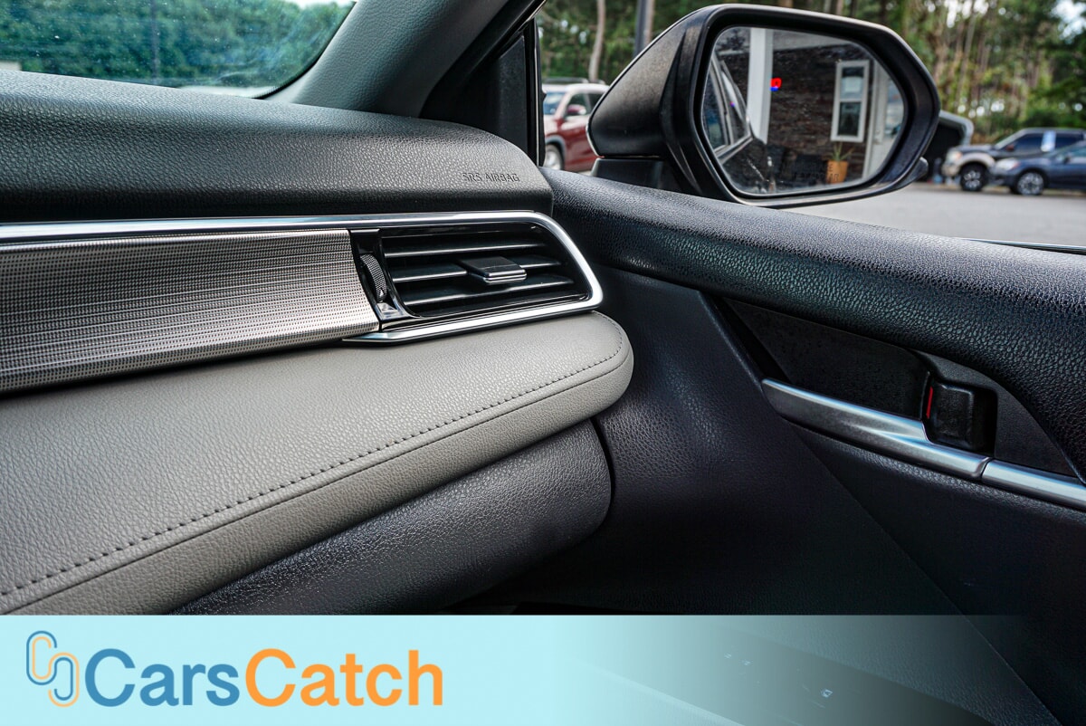 CARSCATCH - Used vehicle - SEDAN TOYOTA CAMRY 2018
