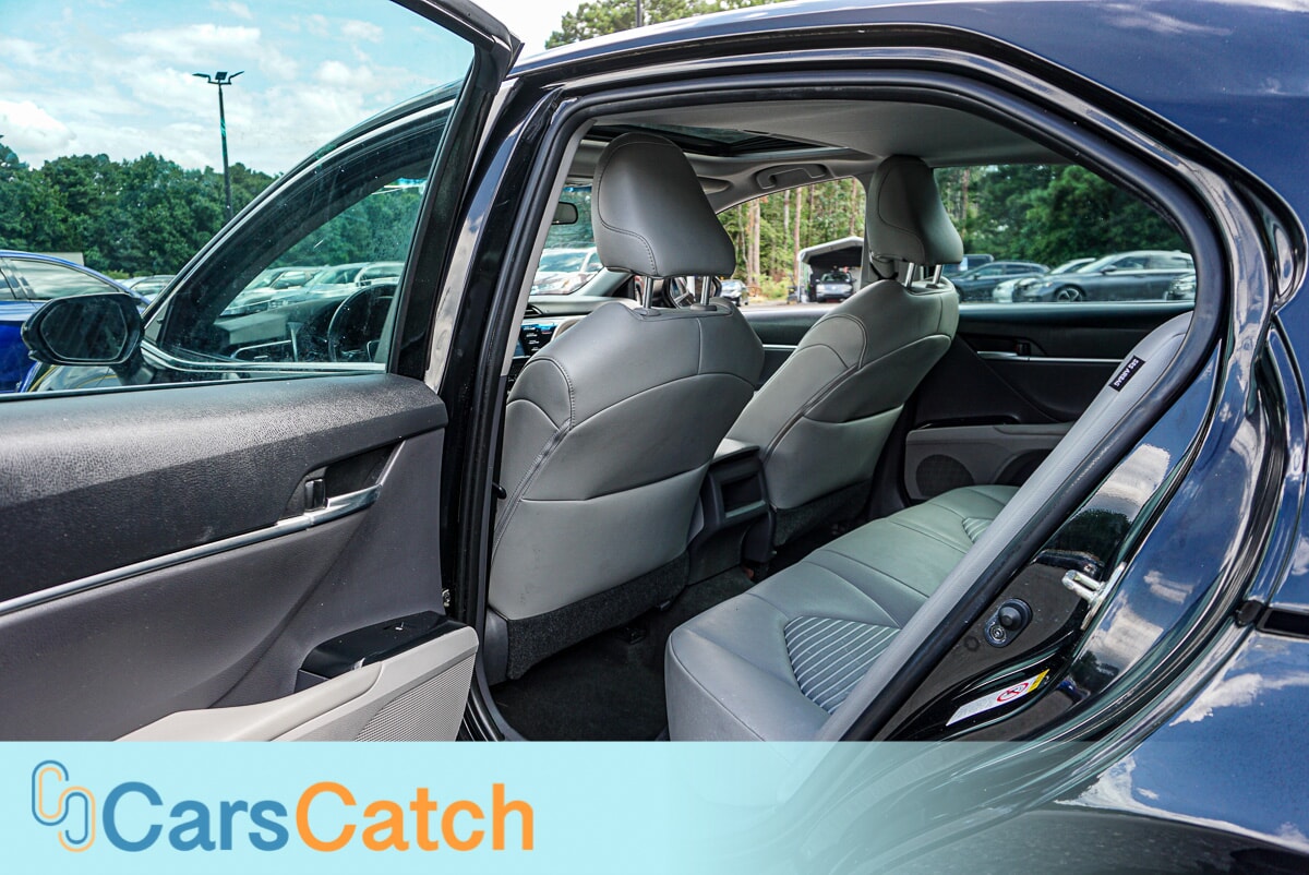CARSCATCH - Used vehicle - SEDAN TOYOTA CAMRY 2018