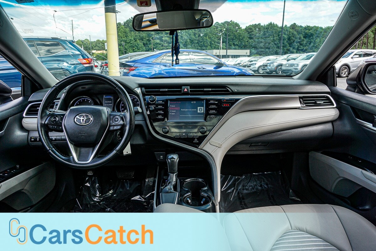 CARSCATCH - Used vehicle - SEDAN TOYOTA CAMRY 2018