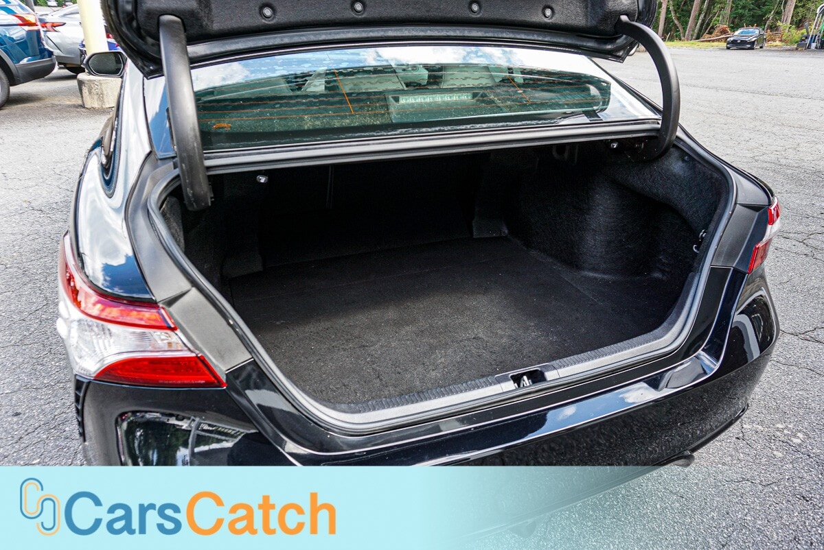 CARSCATCH - Used vehicle - SEDAN TOYOTA CAMRY 2018