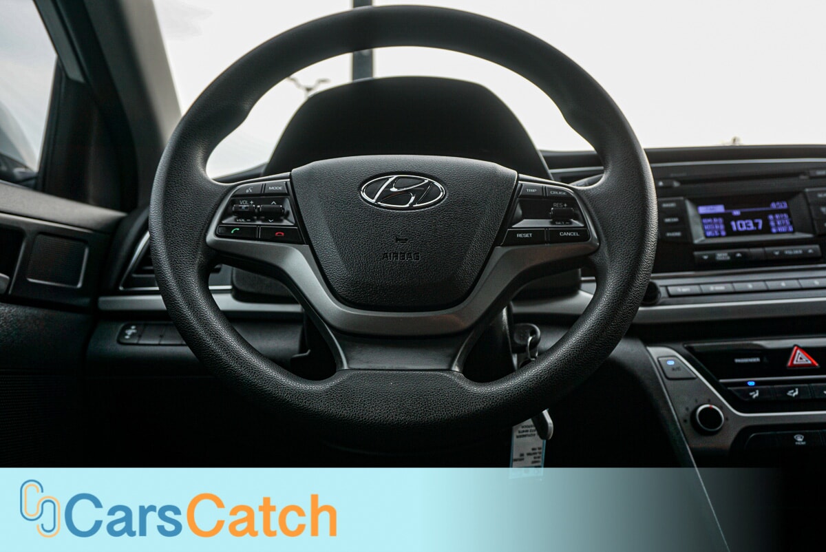 CARSCATCH - Used vehicle - SEDAN HYUNDAI ELANTRA 2018