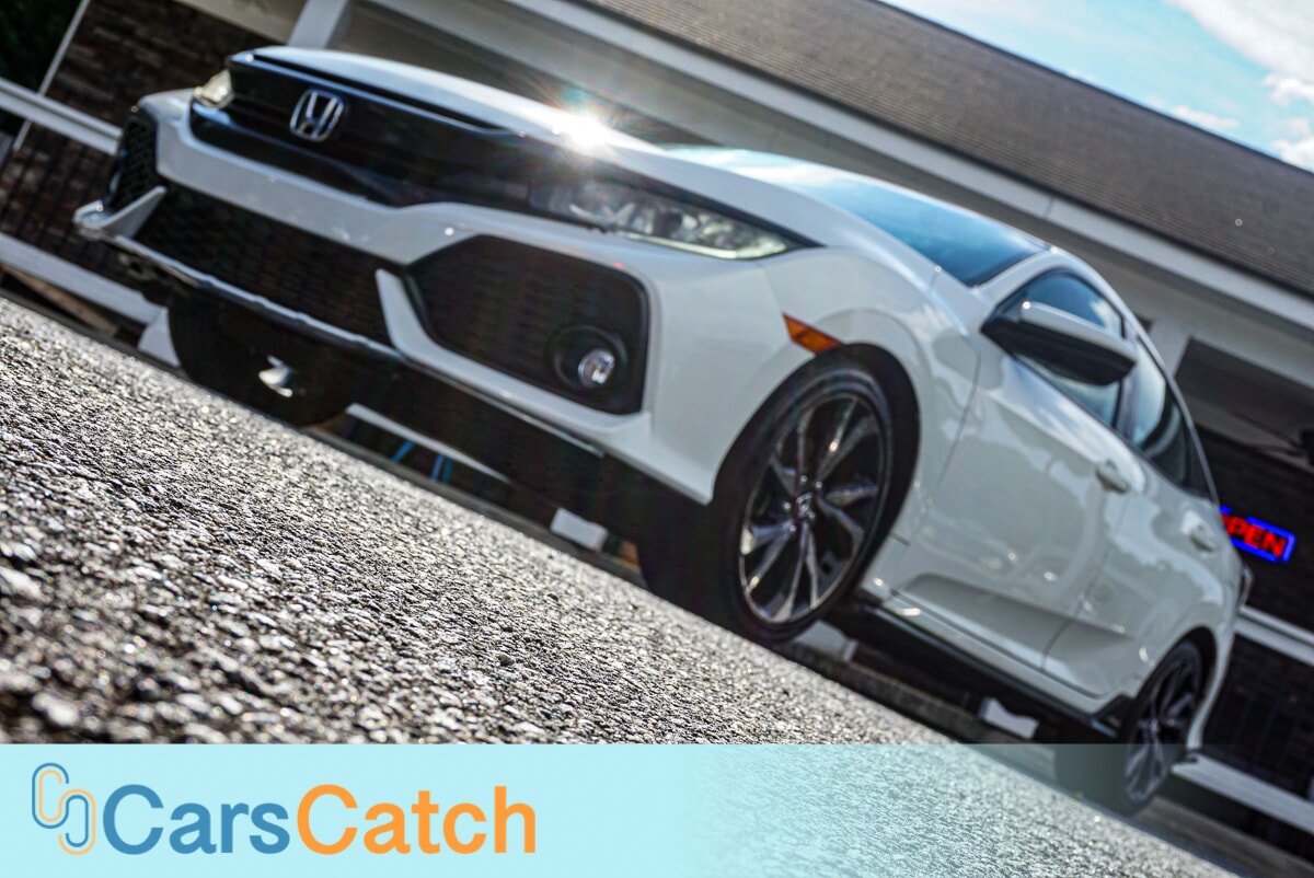 CARSCATCH - Used vehicle - SEDAN HONDA CIVIC HATCHBACK 2018