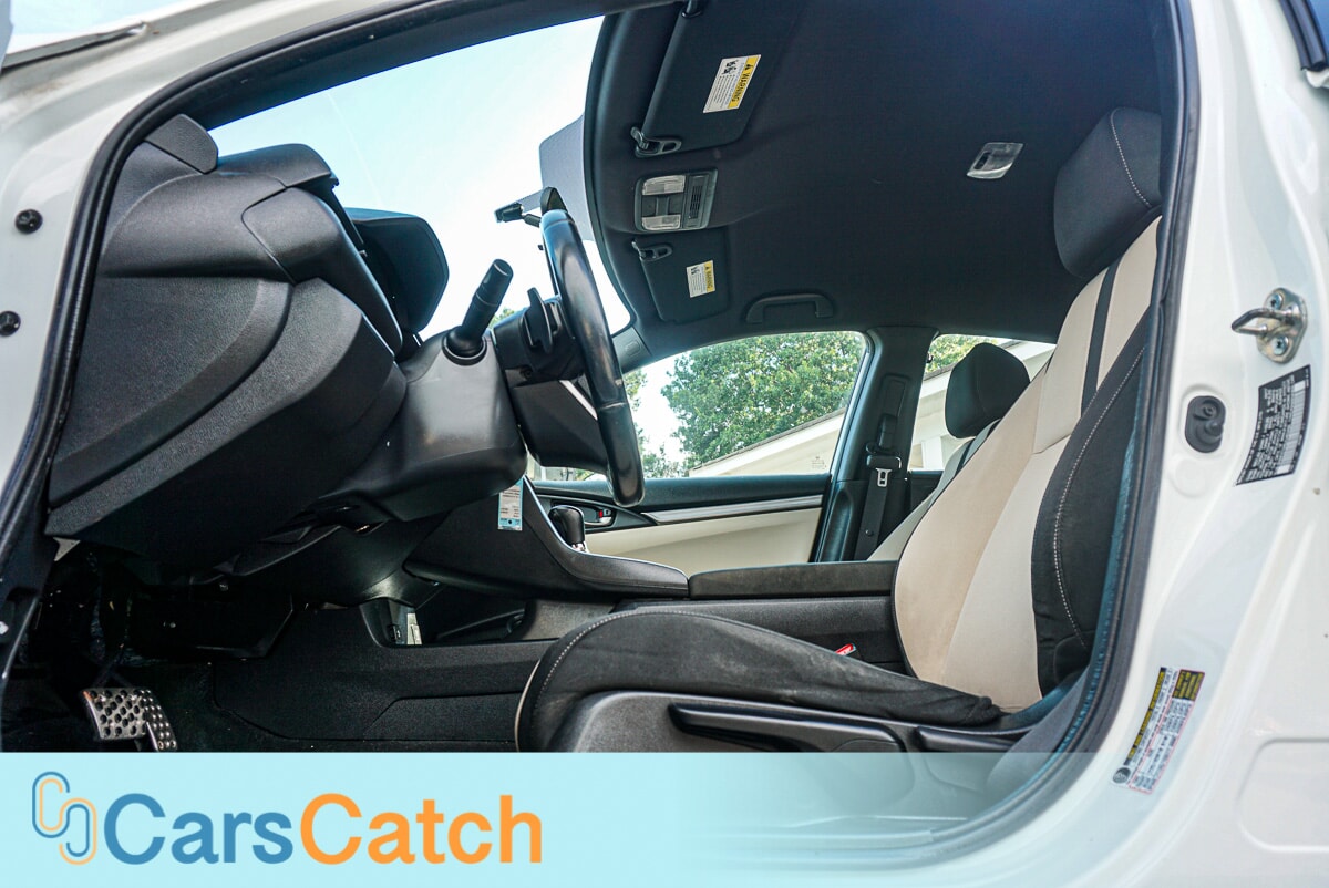 CARSCATCH - Used vehicle - SEDAN HONDA CIVIC HATCHBACK 2018
