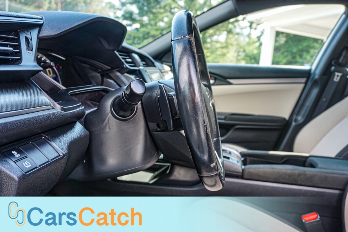 CARSCATCH - Used vehicle - SEDAN HONDA CIVIC HATCHBACK 2018