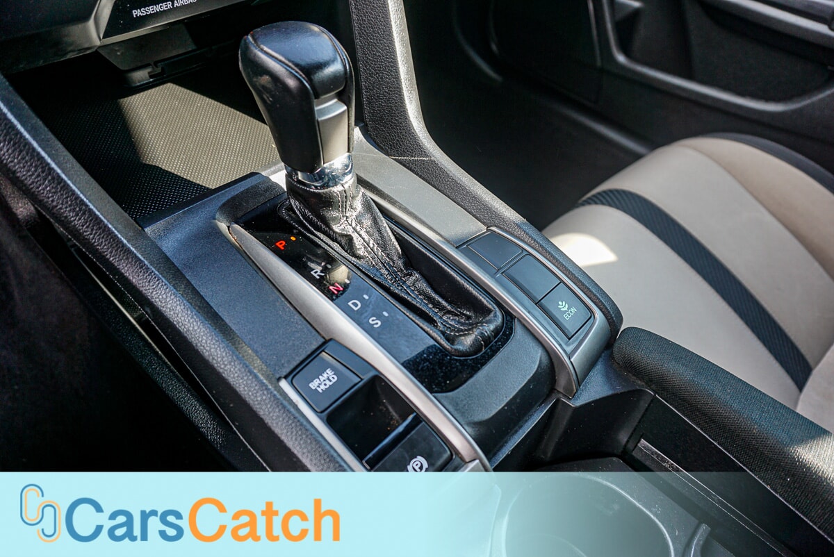 CARSCATCH - Used vehicle - SEDAN HONDA CIVIC HATCHBACK 2018