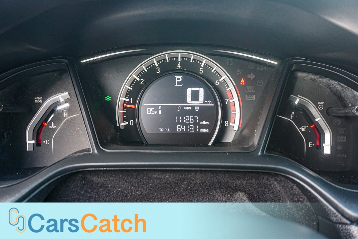 CARSCATCH - Used vehicle - SEDAN HONDA CIVIC HATCHBACK 2018