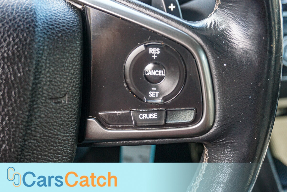 CARSCATCH - Used vehicle - SEDAN HONDA CIVIC HATCHBACK 2018