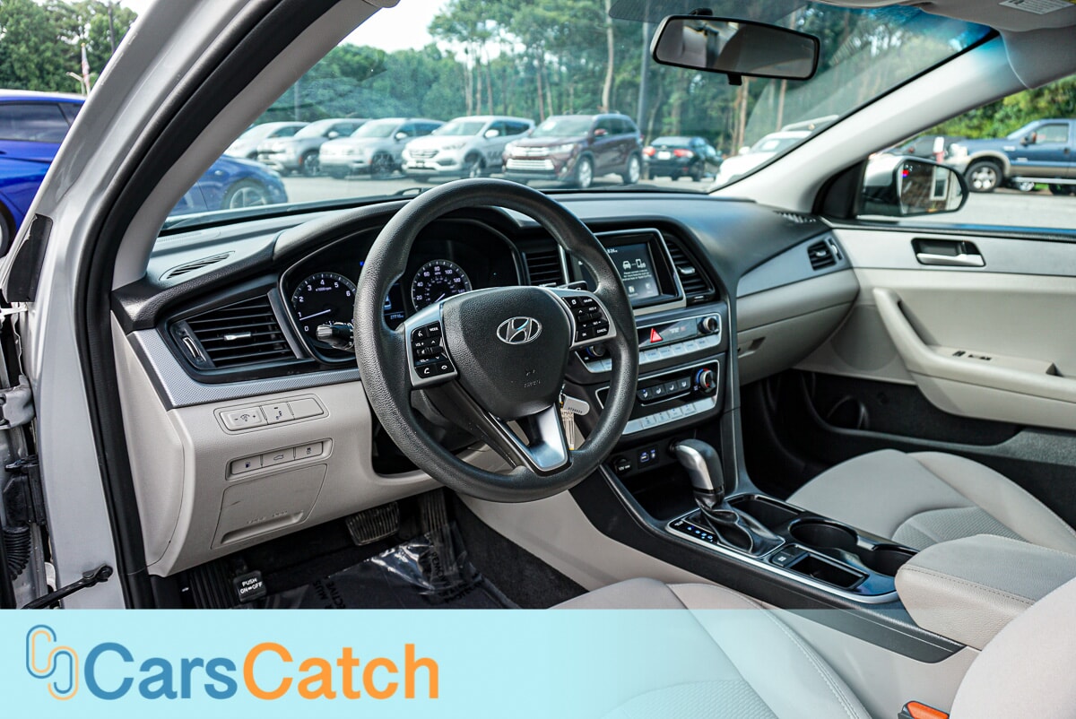 CARSCATCH - Used vehicle - SEDAN HYUNDAI SONATA 2019