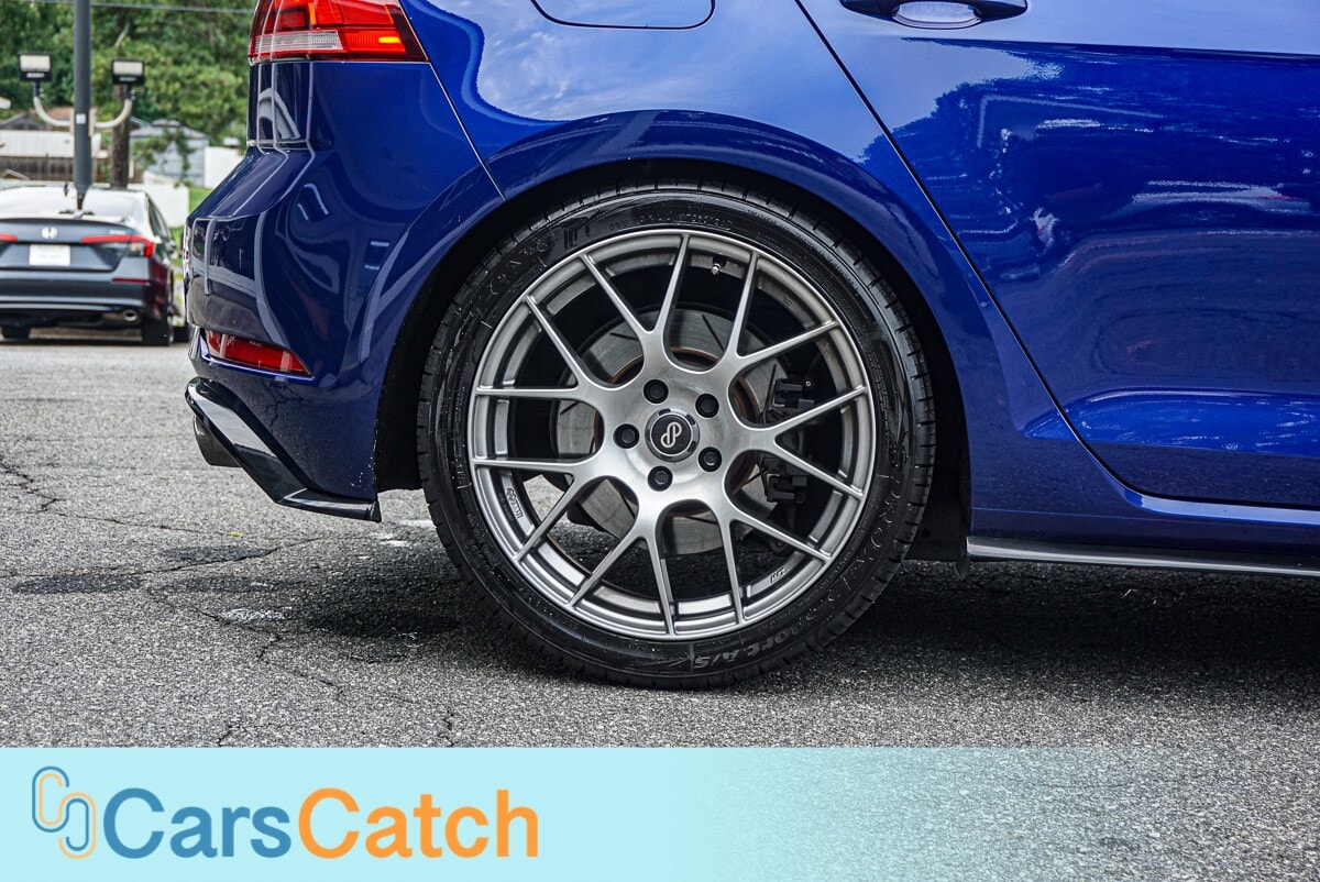 CARSCATCH - Used vehicle - SEDAN VOLKSWAGEN GOLF R 2018