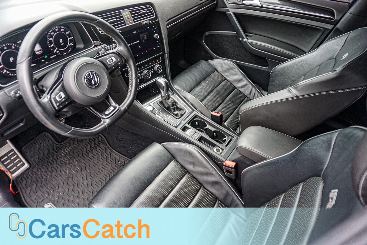 CARSCATCH - Used vehicle - SEDAN VOLKSWAGEN GOLF R 2018