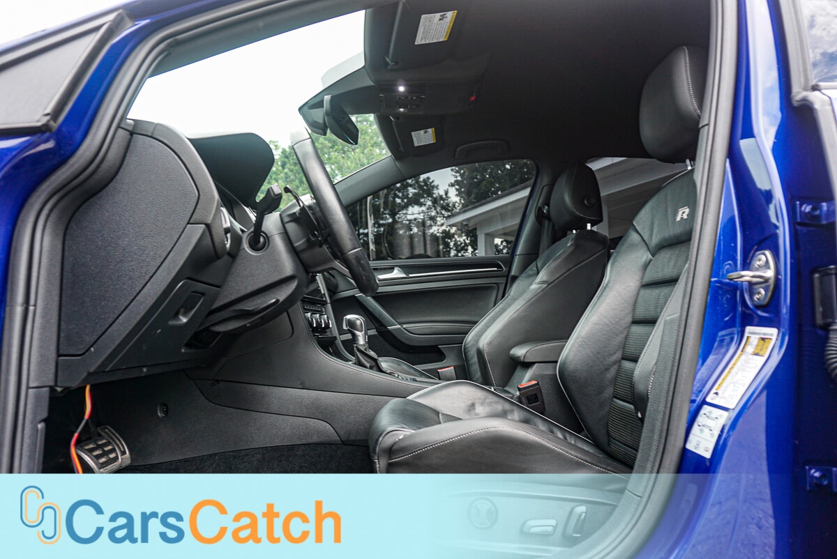CARSCATCH - Used vehicle - SEDAN VOLKSWAGEN GOLF R 2018