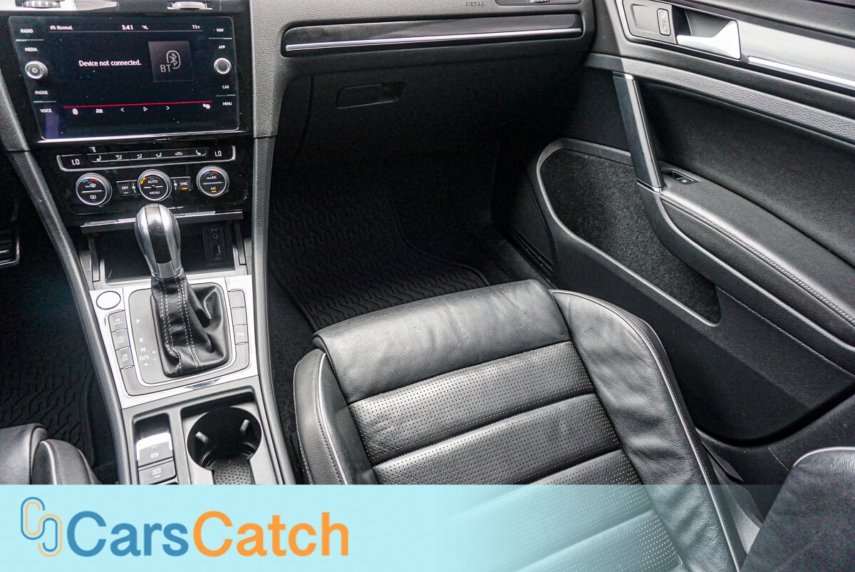 CARSCATCH - Used vehicle - SEDAN VOLKSWAGEN GOLF R 2018